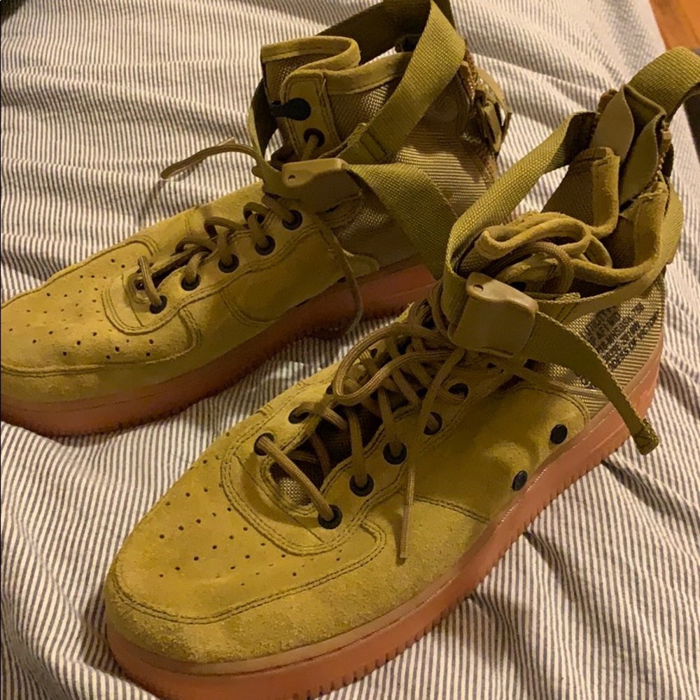 Nike SF Air Force 1 Mid Desert Moss (GS)